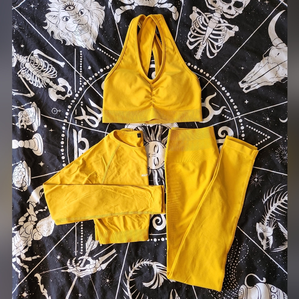 Alphalete Amplify Set - Golden Hour, size small